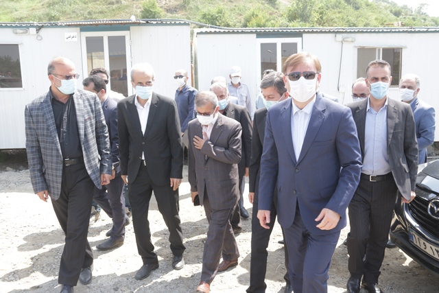 دکتر جمالی نژاد معاون عمران و توسعه امور شهری و روستایی وزیر کشور و رییس سازمان شهرداری ها و دهیاری های کشور به همراه دکتر زارع استاندار گیلان ، فرماندار،شهردار و رییس شورای اسلامی شهر لاهیجان از پروژه بهسازی محل دفن زباله لاهیجان بازدید کردند.